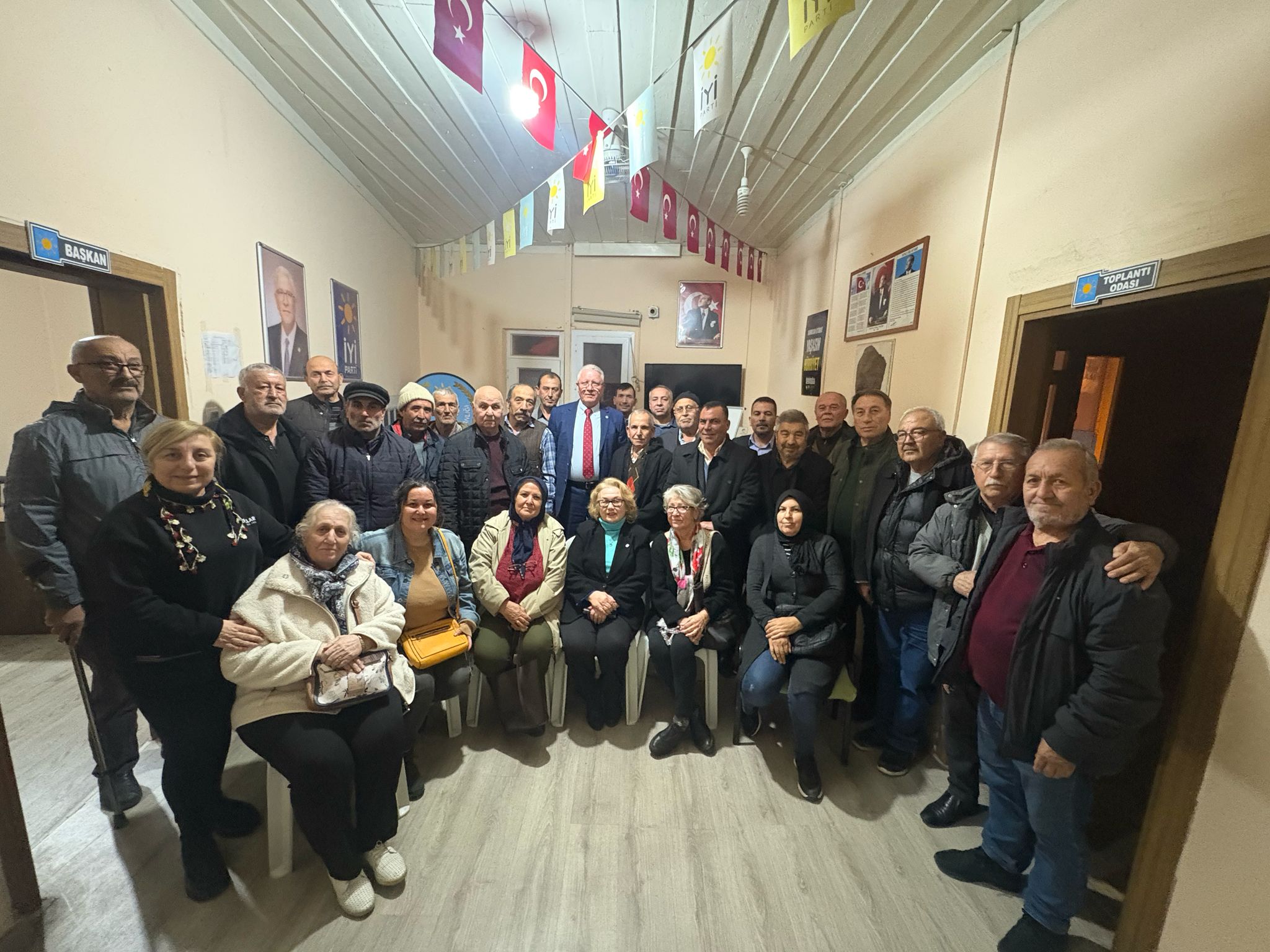 İYİ PARTİ YENİ YÖNETİM KURULU BİR ARADA